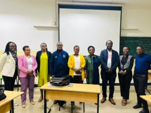 Read more about the article The scholarship recipients, Bishop Samuel Kayinamura, President of the CPR, and Bishop Augustin Mvunabandi (retired)