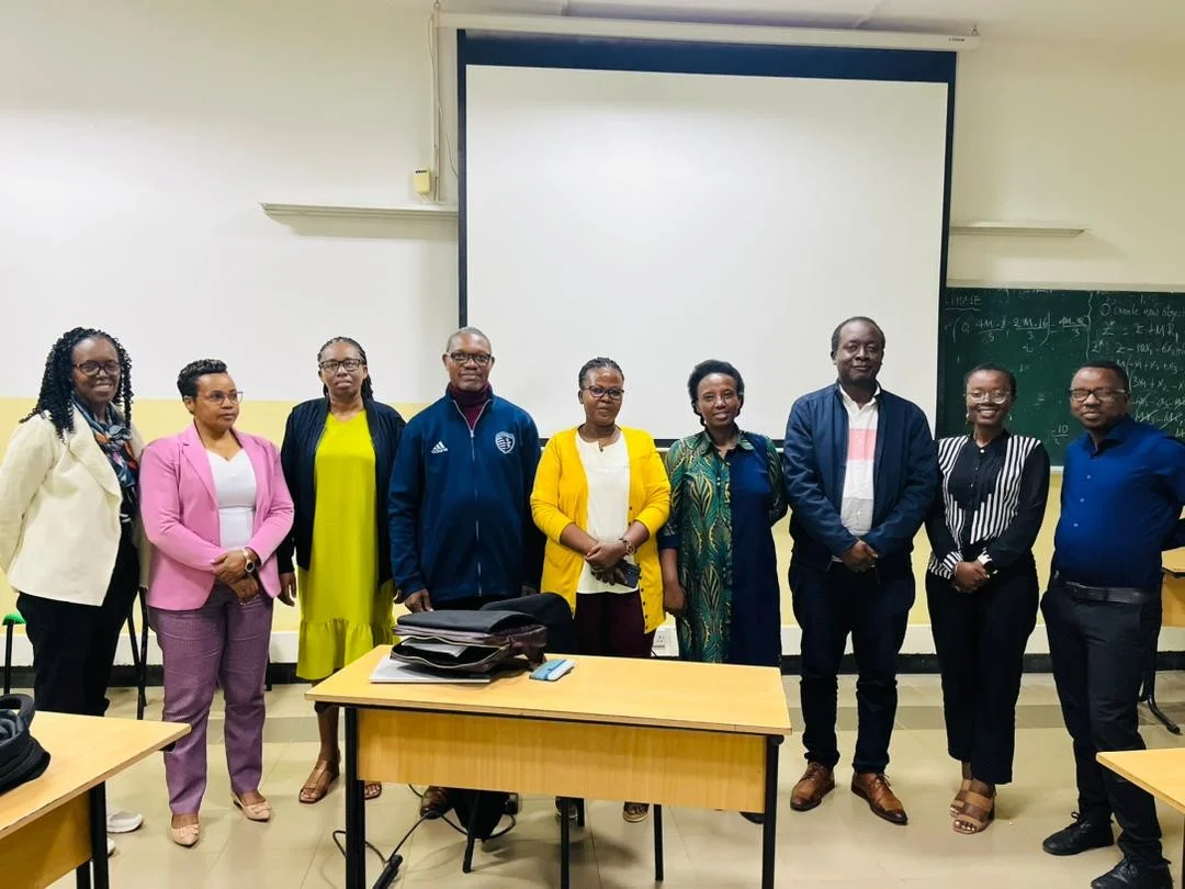 Read more about the article The scholarship recipients, Bishop Samuel Kayinamura, President of the CPR, and Bishop Augustin Mvunabandi (retired)